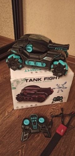 Rc Tank Water Bomb - 2.4G Radio Controlled Car 4WD Crawler Control Gestures - Blue photo review